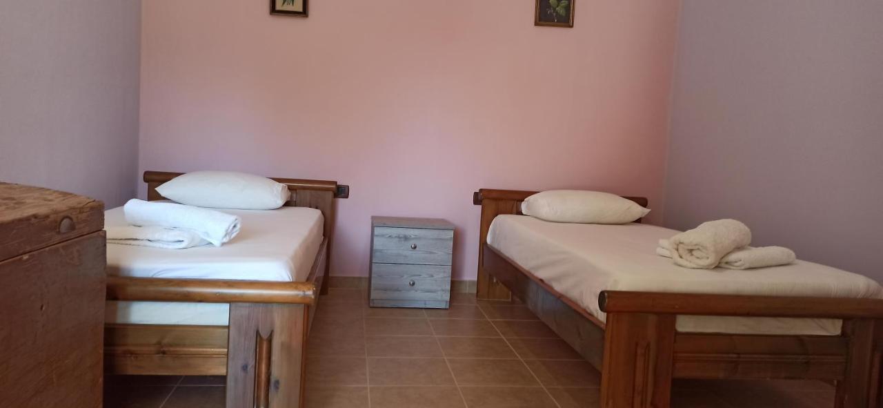 Villa Family Bitri Piqeras Exteriér fotografie