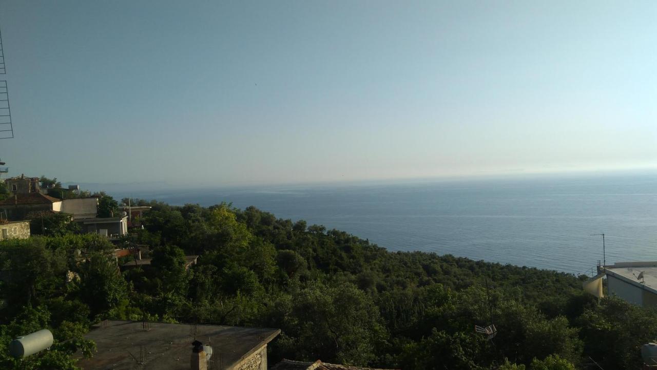 Villa Family Bitri Piqeras Exteriér fotografie
